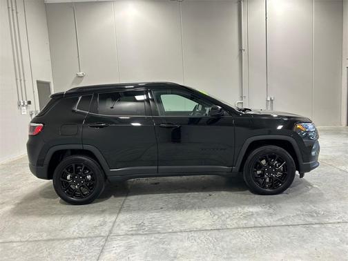 2023 Jeep Compass Altitude