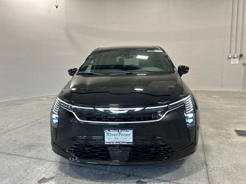 Diamond Black Crystal Pearlcoat 2027 Chrysler Pacifica L