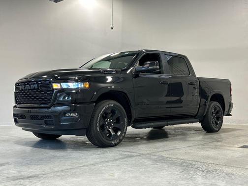 Diamond Black Crystal Pearlcoat 2025 RAM 1500 Big Horn/Lone Star