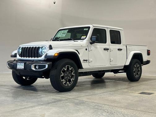 Bright White Clearcoat 2026 Jeep Gladiator Sport S