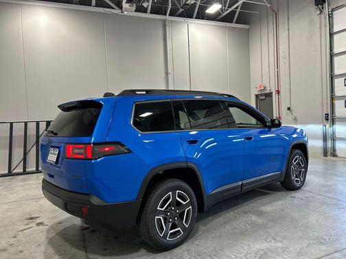 Hydro Blue Pearlcoat 2026 Jeep Cherokee Laredo
