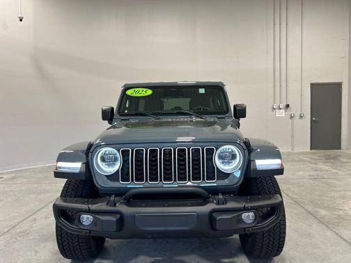 Anvil Clearcoat 2025 Jeep Wrangler 4xe Sahara