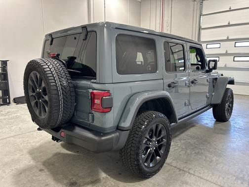 Anvil Clearcoat 2025 Jeep Wrangler 4xe Sahara