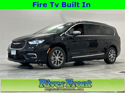 2025 Chrysler Pacifica Hybrid Pinnacle