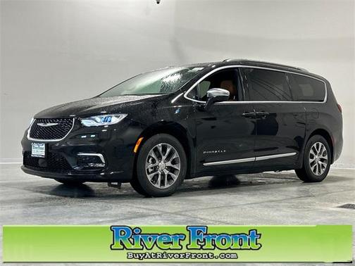2025 Chrysler Pacifica Hybrid Pinnacle