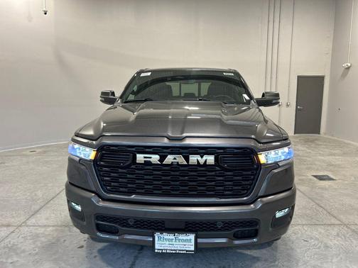 Granite Crystal Metallic Clearcoat 2026 RAM 1500 Big Horn/Lone Star