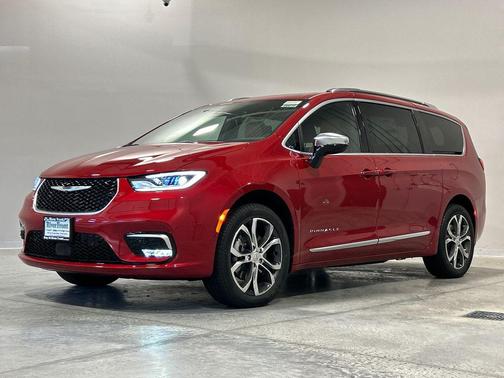 Red Hot Pearlcoat 2026 Chrysler Pacifica L