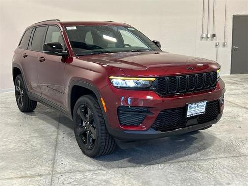2025 Jeep Grand Cherokee Laredo