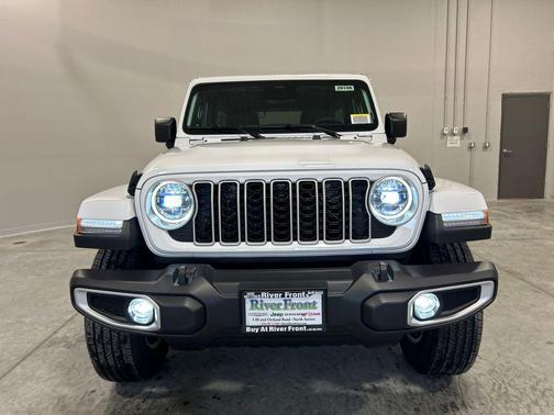 Bright White Clearcoat 2026 Jeep Wrangler 4-Door Sahara 4x4