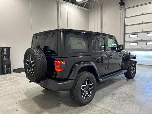Black Clearcoat 2027 Jeep Wrangler Sahara