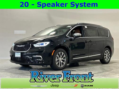 2025 Chrysler Pacifica Hybrid Pinnacle
