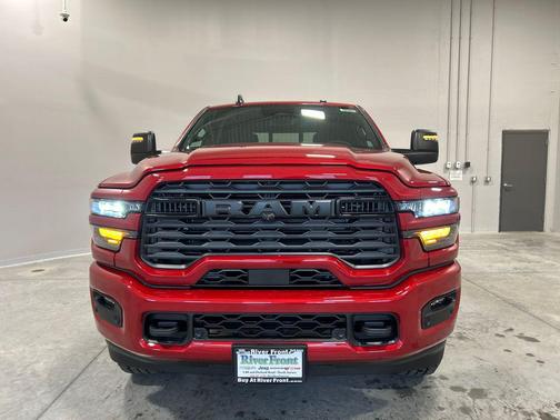 Molten Red Pearlcoat 2026 RAM 2500 Big Horn Crew Cab 4x4 6'4' Box