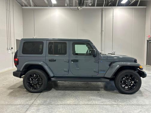 Anvil Clearcoat 2025 Jeep Wrangler 4xe Sahara