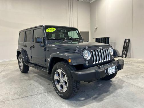 Rhino Clearcoat 2016 Jeep Wrangler Unlimited Sahara