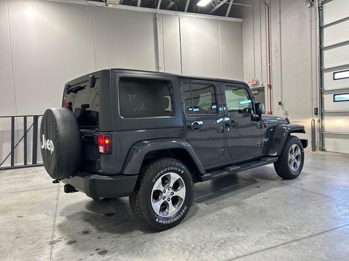 Rhino Clearcoat 2016 Jeep Wrangler Unlimited Sahara