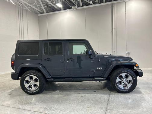 Rhino Clearcoat 2016 Jeep Wrangler Unlimited Sahara