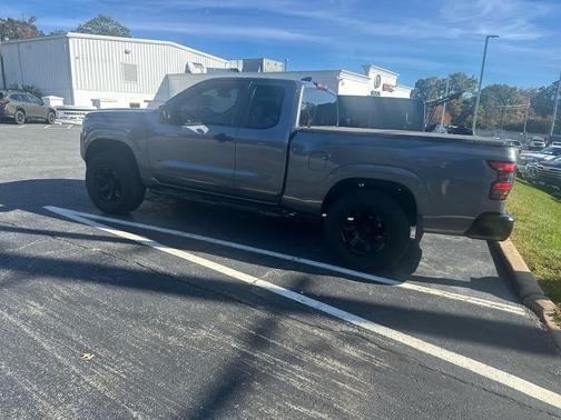 2022 Nissan Frontier S