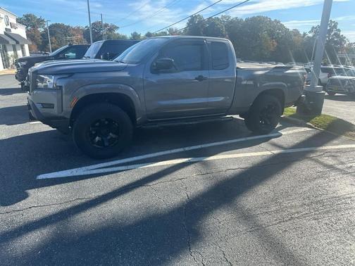 2022 Nissan Frontier S