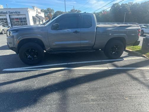 2022 Nissan Frontier S