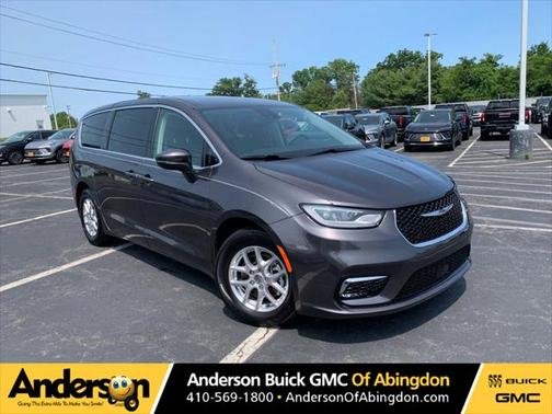 2023 Chrysler Pacifica Touring L