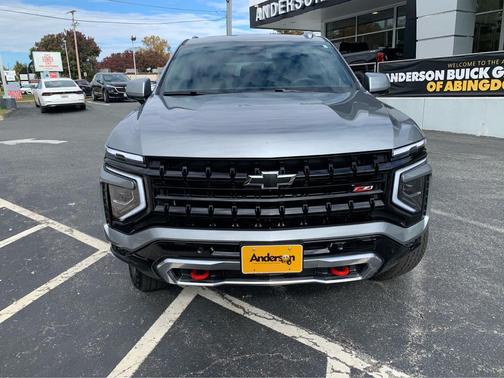 2025 Chevrolet Suburban 4WD Z71