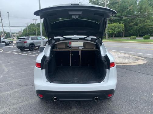 2017 Jaguar F-PACE 35t Prestige