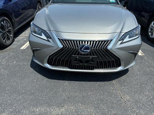 2021 Lexus ES 300h Base