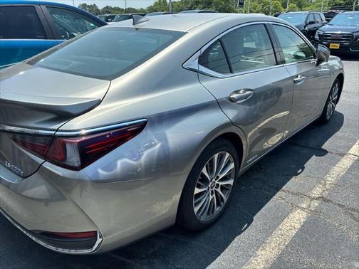 2021 Lexus ES 300h Base