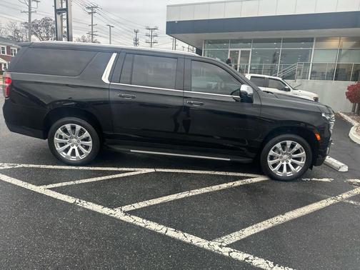 2024 Chevrolet Suburban Premier