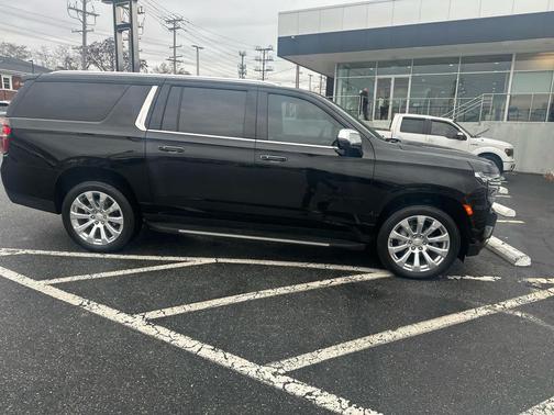 2024 Chevrolet Suburban Premier