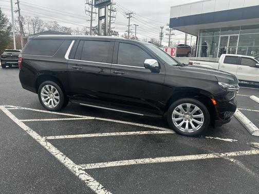 2024 Chevrolet Suburban Premier