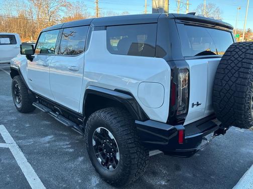 2024 GMC HUMMER EV SUV 2X
