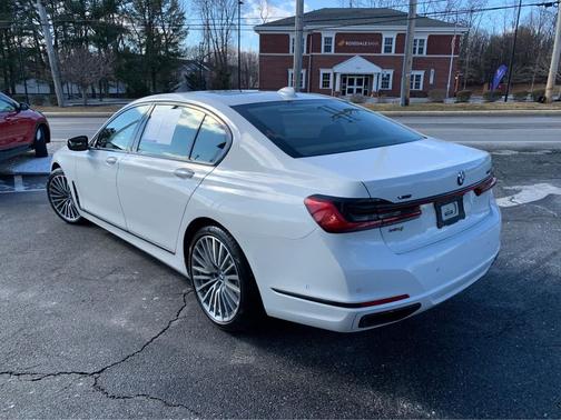 2022 BMW 750 i xDrive