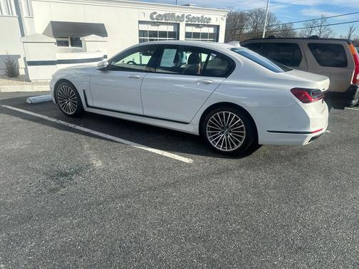 2022 BMW 750 i xDrive