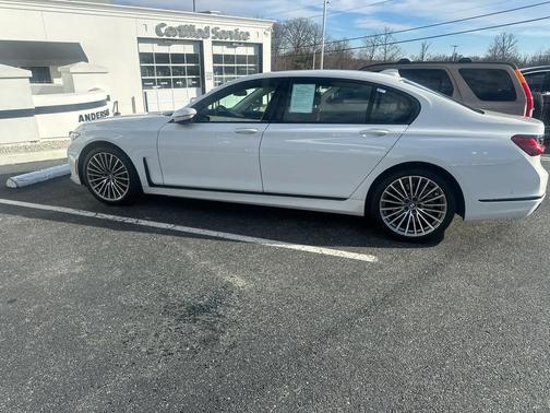 2022 BMW 750 i xDrive