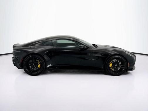 2025 Aston Martin Vantage Base