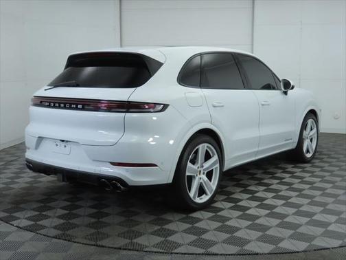 2024 Porsche Cayenne Base