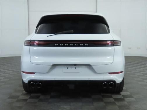 2024 Porsche Cayenne Base