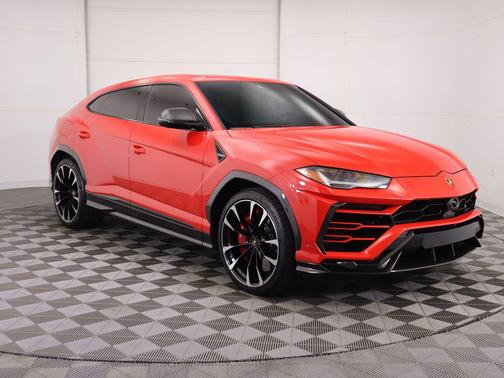 2021 Lamborghini Urus Graphite Capsule