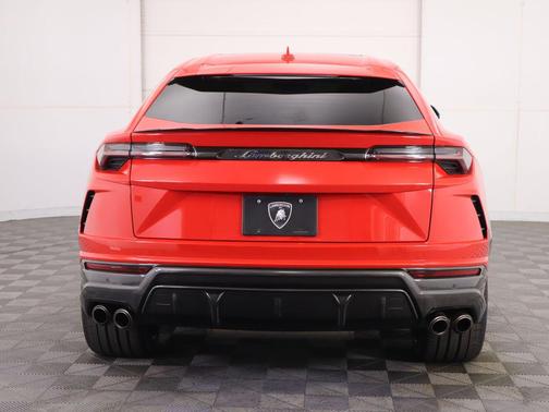 2021 Lamborghini Urus Graphite Capsule