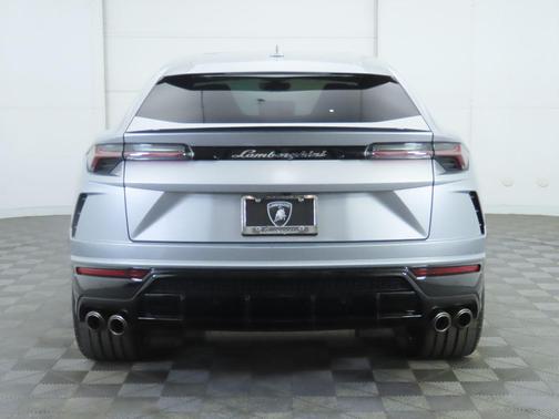 2022 Lamborghini Urus Graphite Capsule