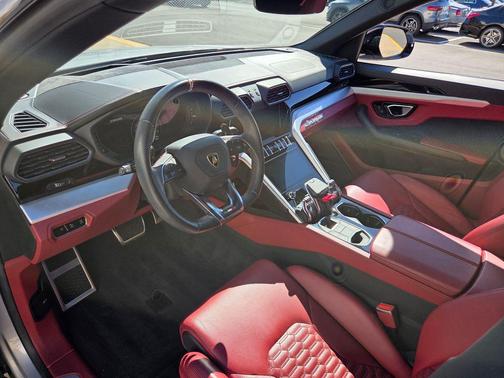 2022 Lamborghini Urus Graphite Capsule