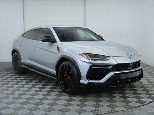 2022 Lamborghini Urus Graphite Capsule