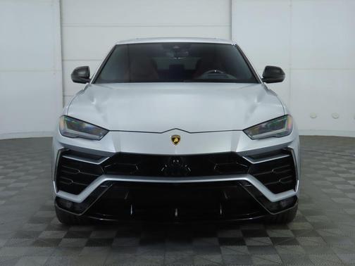 2022 Lamborghini Urus Graphite Capsule