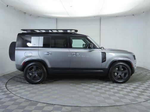 2022 Land Rover Defender 110 SE