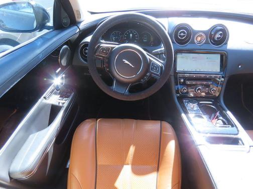 2019 Jaguar XJ R-Sport