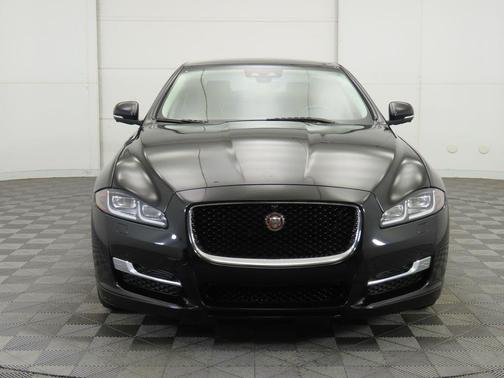 2019 Jaguar XJ R-Sport