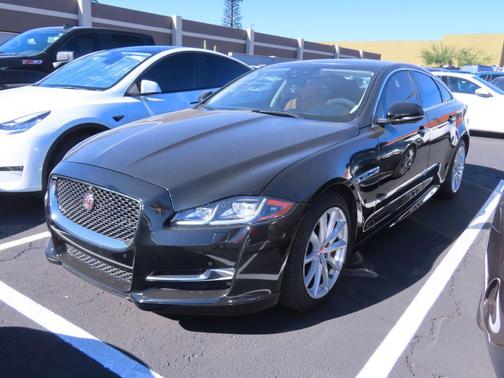 2019 Jaguar XJ R-Sport