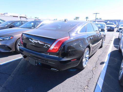 2019 Jaguar XJ R-Sport