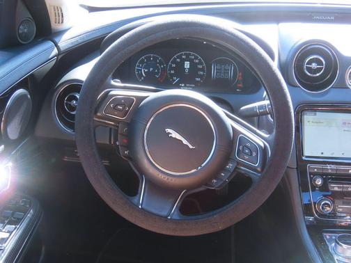 2019 Jaguar XJ R-Sport